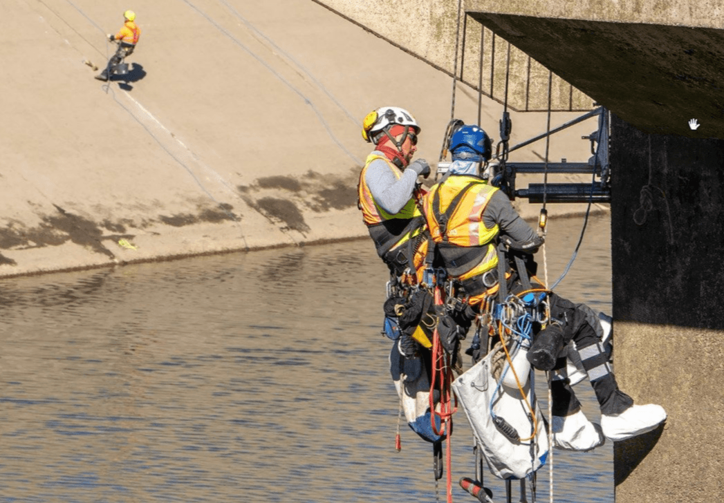 Rope access DYIWDAG Team